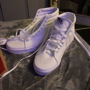 High top white vans us 10 women’s 8.5 men’s